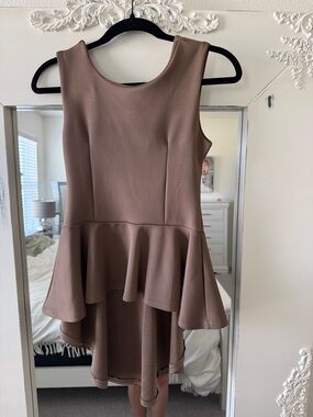 Sleeveless High-Low Peplum Dress Top in Taupe